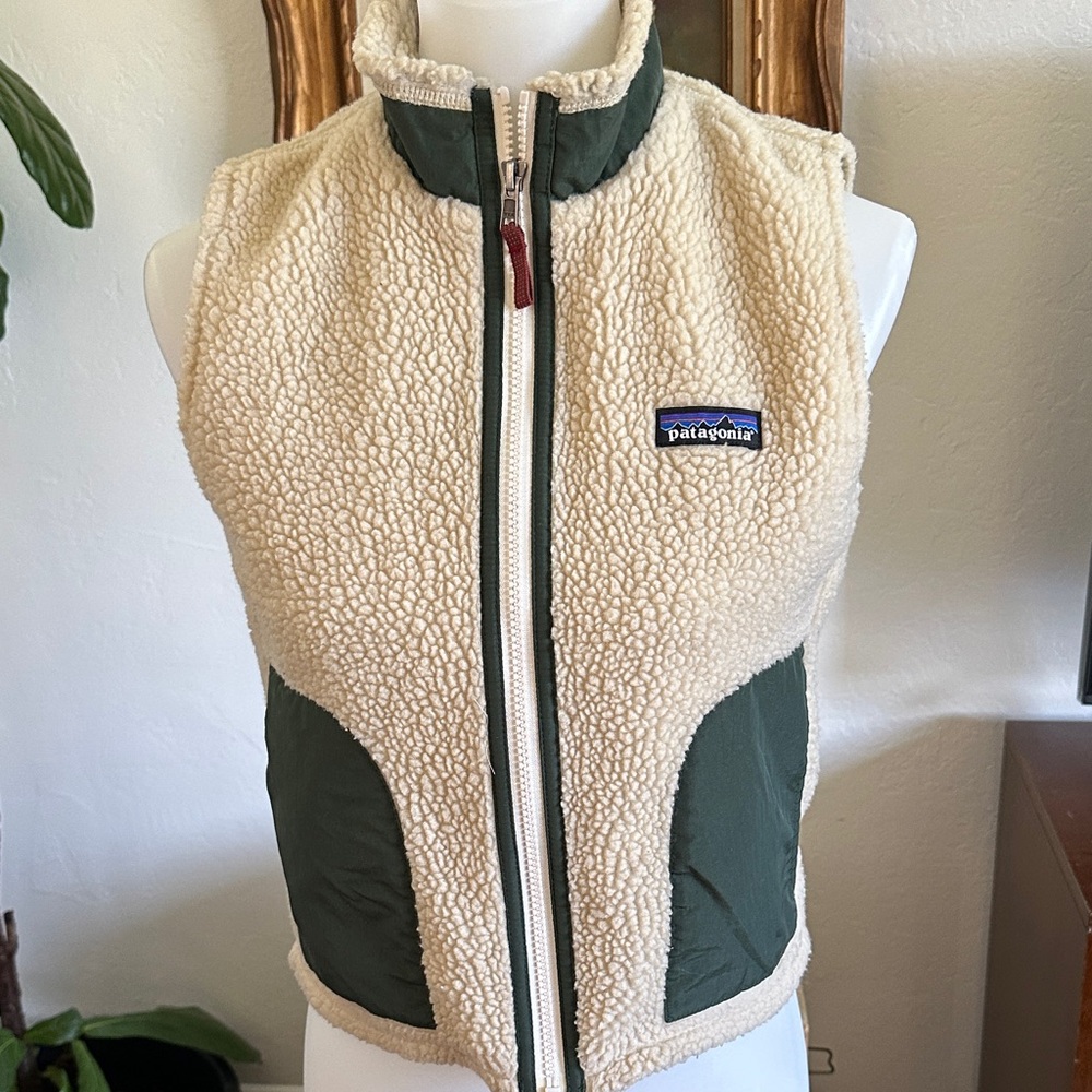 Patagonia kids retro fleece Cream and Green Sherpa Vest